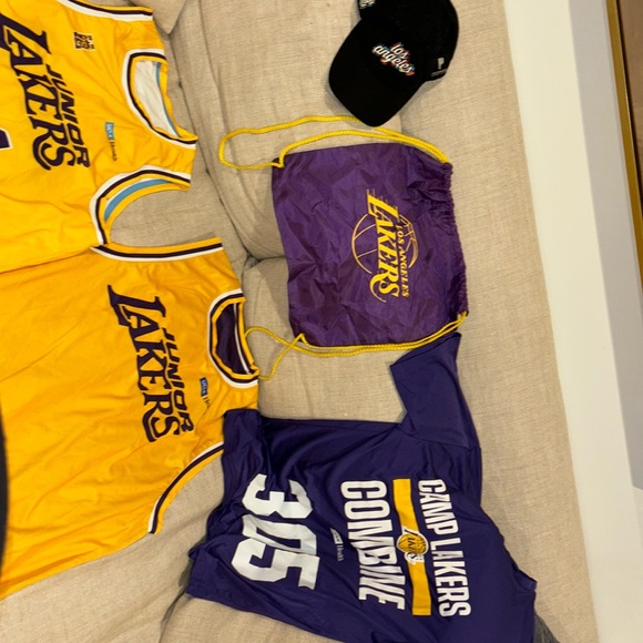 LA LAKERS JR. JERSEY, TEE SHIRT, DRAW STRING BAG, BASEBALL HAT CAMP GEAR - Picture 1 of 15